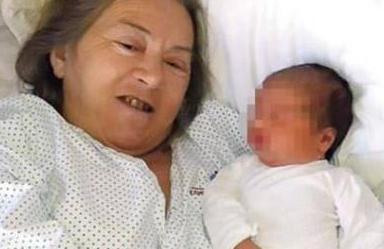 60岁老妇产下女婴，她的丈夫却在这时抛弃妻女