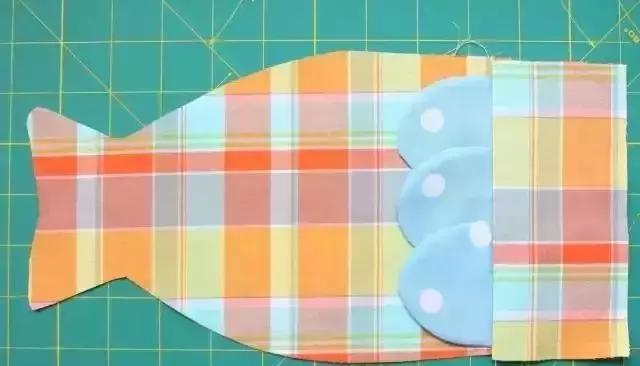 可爱的小鱼包包，让孩子爱不释手（附教程）