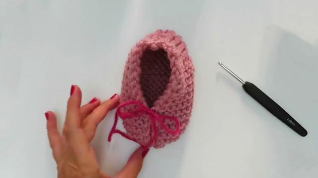 舒适的宝宝婴儿系带鞋，用毛线钩织的方法很简单（图解2-2）