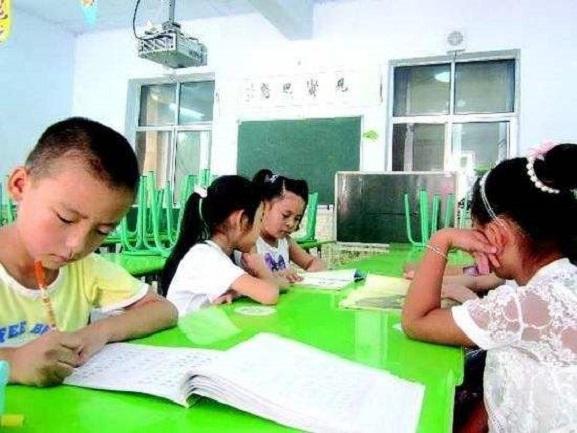 那些托管班带大的孩子咱样了？你省事了，娃却在遭受三大隐形伤害