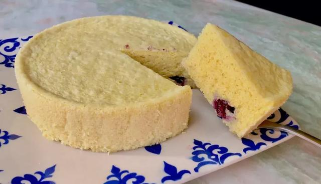 松软易咀嚼，“蒸”的不“上火”，喷香小糕点，怎么都吃不腻！