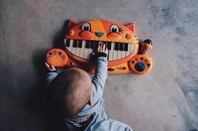 免费送 mini 电子琴！培养小小音乐家，就靠它啦