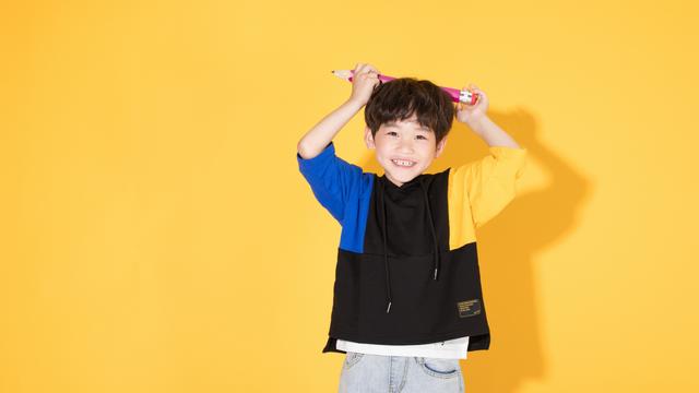 不同年龄段的人体缺钙会如何表现？怎么补钙？本文给你说明白
