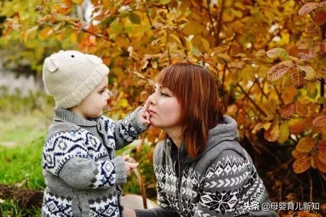 别怕孩子冷就拼命塞衣服，保暖内衣别乱穿，小心捂出病