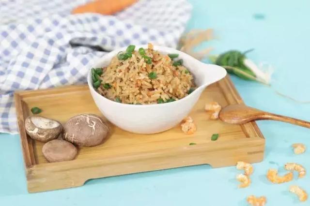比蛋炒饭好吃100倍！米饭这么做，宝宝更能长身体