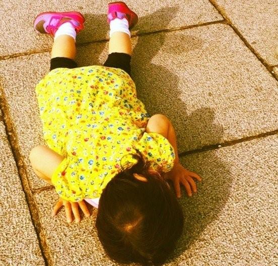 9张让爸妈崩溃的宝宝睡觉照片，第2张就让人哭笑不得了……