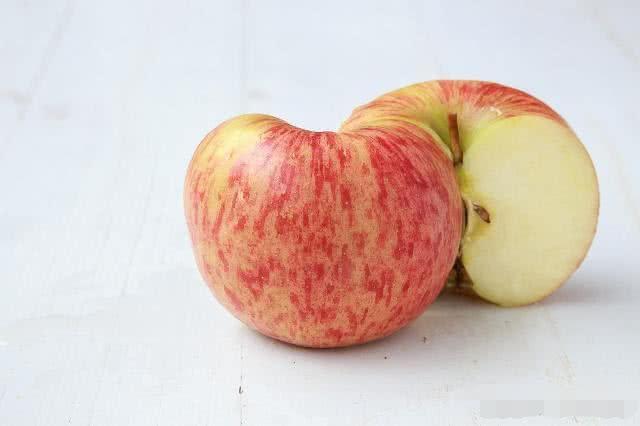 冬天孕妇吃什么水果，对胎儿发育好？这4样水果，是不错的选择！