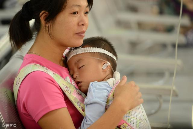 冬季孩子发烧：到底该用冷毛巾还是热毛巾？你弄错了没！