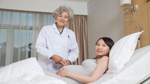 胎儿的屎尿都排哪里去了？不是随妈妈肛门排出，答案跟你想的不一样