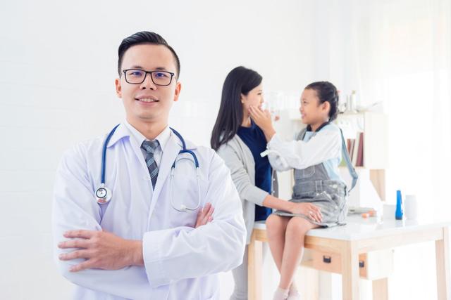 孩子湿疹总不好？儿科医师：4个实用妙招，不花冤枉钱，湿疹拜拜