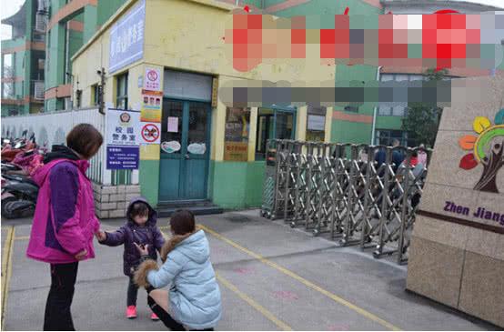 幼儿园请来家长扮演坏人，没想到20分钟有46名宝宝上当