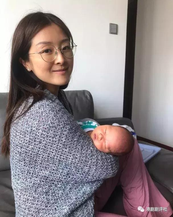 前港姐冠军二胎诞子后疑患抑郁 担心大仔吃醋丧哭