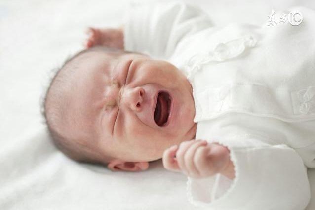 宝宝突然不吃母乳？教妈妈1分钟找出原因，2个方面的原因不可忽视