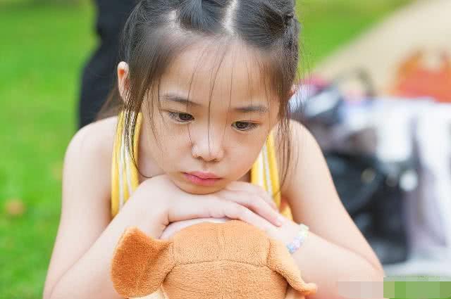 孩子问你“家里有钱吗”，你是怎么回答的？或许这3个回答更好！