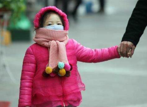 冬天宝宝2个部位凉，说明宝宝很冷，家长别忽视