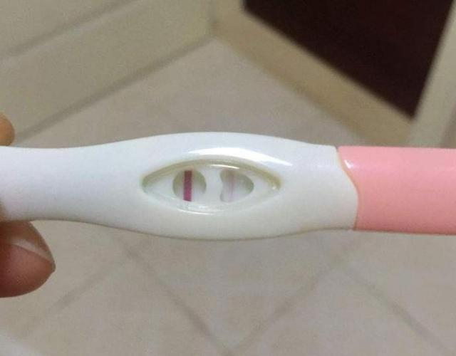 验孕时，显示一深一浅，是怀孕了吗？看完后你就明白了！