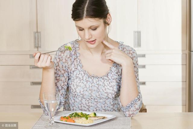 孕妈多吃这6种食物，宝宝出生后眼睛漂亮又清澈