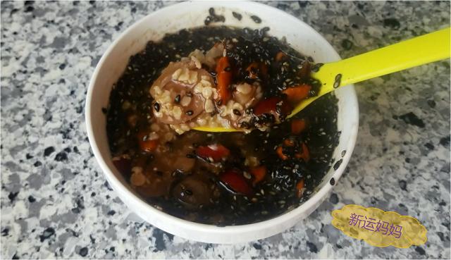 坐月子乳腺不通？母乳不足？1碗粥帮大忙，还补气血