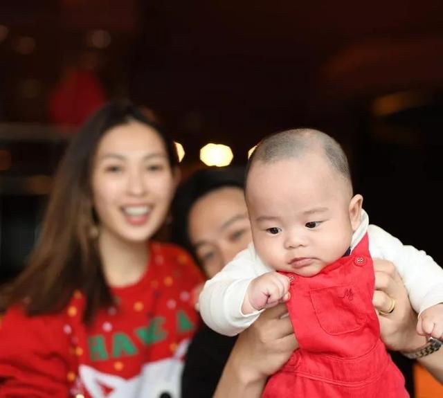 用儿子头发做毛笔！前华姐坦言希望追个女宝宝凑“好”字