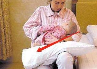 宝宝拍完嗝以后还不停吐奶，怎么办？原因和方法都在这了，收好！