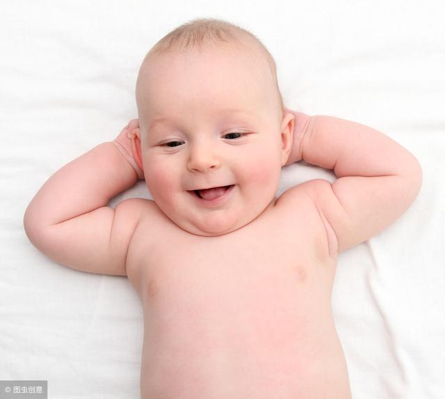 带3、4个月的婴儿要注意2点，孩子会感谢你，宝妈说幸好知道的早