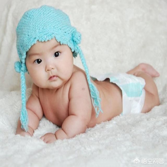 胎儿出生以后，大概多久可以用纸尿裤呢？