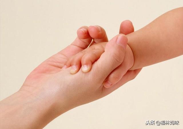 不知孩子冷热，容易把病“捂”出来！判断宝宝冷不冷摸这3个地方