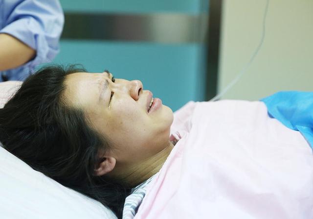 剖腹产需按压多少次宫底？护士说出两项标准，没达标的妈妈受苦了