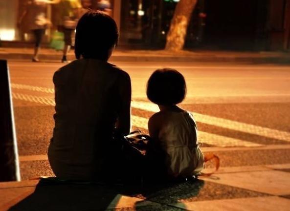 为什么中国人养孩子那么累？看完后，希望对你有所帮助！