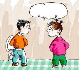 幼儿园有个小男生每天找自己的女儿玩，放学了还等她，这几天吃饭还挨着女儿，该管吗？