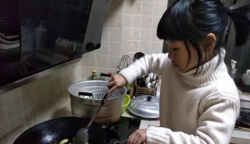 冬天气温下降，这些保暖东西最好别给孩子用，尤其第2种需注意
