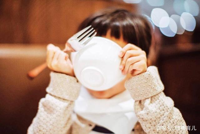 养娃小窍门，家里条件再不好，也不能让小孩子们吃这几种饭