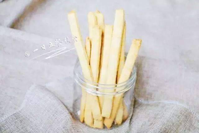 自制牛奶磨牙棒｜磨磨磨，牛奶顺着嘴角躺下来啦 12M+