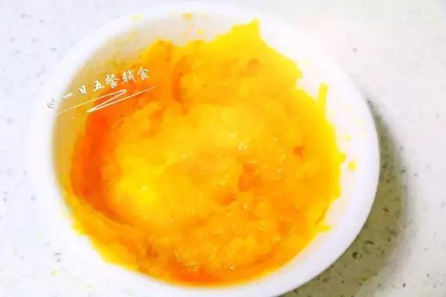 宝宝版南瓜鸡蛋糕｜丝丝清甜沁入宝宝心扉，打开辅食大门 6M+