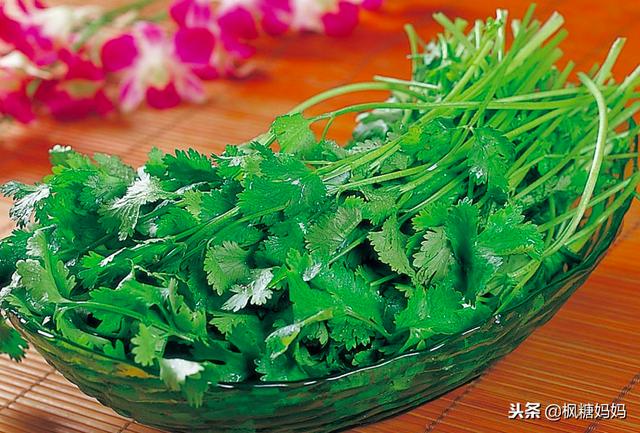 孩子厌食不吃饭，消积食除了山楂还有这种菜，醒脾和胃、还防感冒