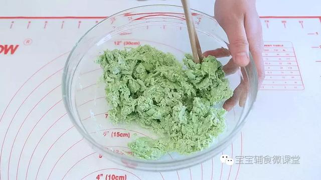 用蔬菜汁做的面条，营养更均衡，宝宝更爱吃