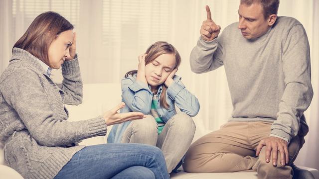 这四种家庭养不出自信的孩子，十年后，原生家庭“伤痕”明显
