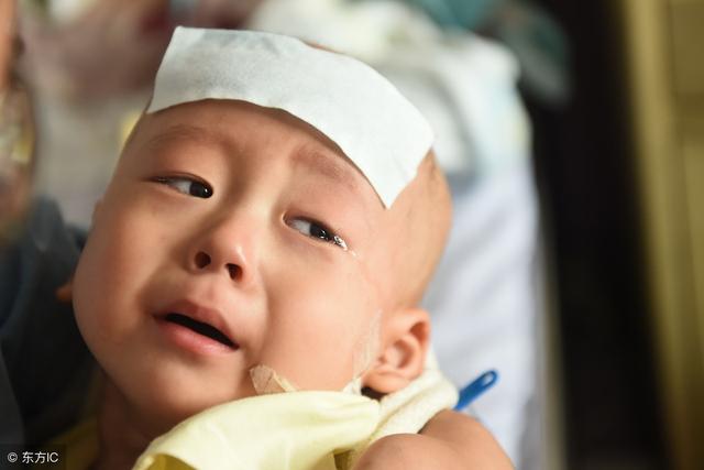 孩子高烧39℃真的会“烧坏脑子”吗？中医退烧有三招……