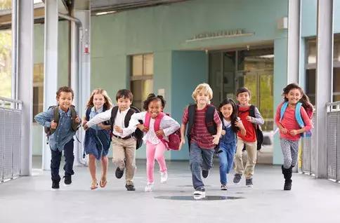 “学区房”就等于开挂的人生？在为孩子挑选环境时，别忽略这一点