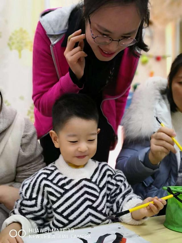 济南槐荫实验幼儿园童三班举行“庆元旦 迎新春” 亲子联谊活动