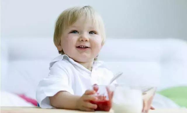 宝宝转奶不拉肚子，妈妈要注意这三点！