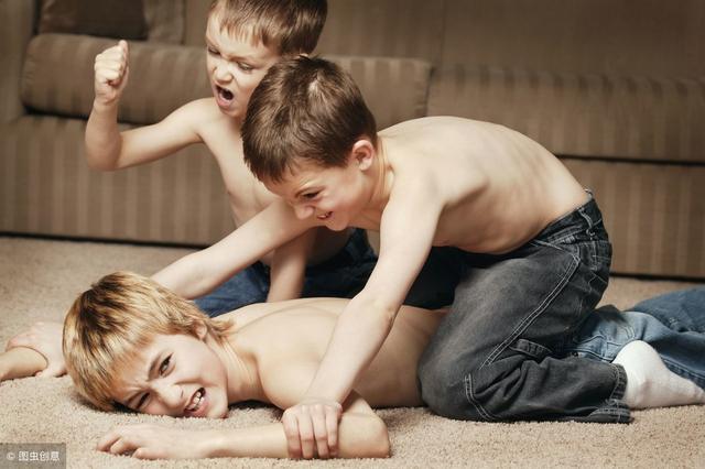 孩子爱打人？4个小妙招破解孩子的攻击行为