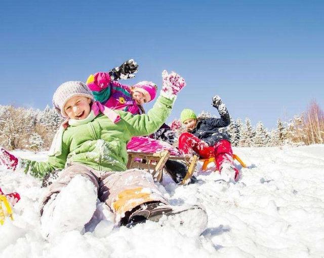 孩子玩耍时间，1小时太短？10小时太长？美国儿科学会报告有答案