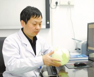 宝宝脑袋“睡扁”了？3D打印为男婴重拼颅骨