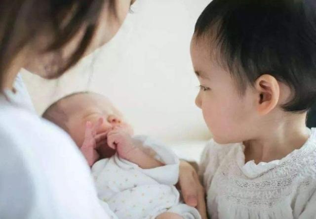 二胎家庭，什么样的组合，爸妈晚年过得更舒坦？希望你能看完！