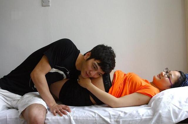 产检是男孩，产房大翻盘成女孩，妈妈这种举动对自己和娃都没好处