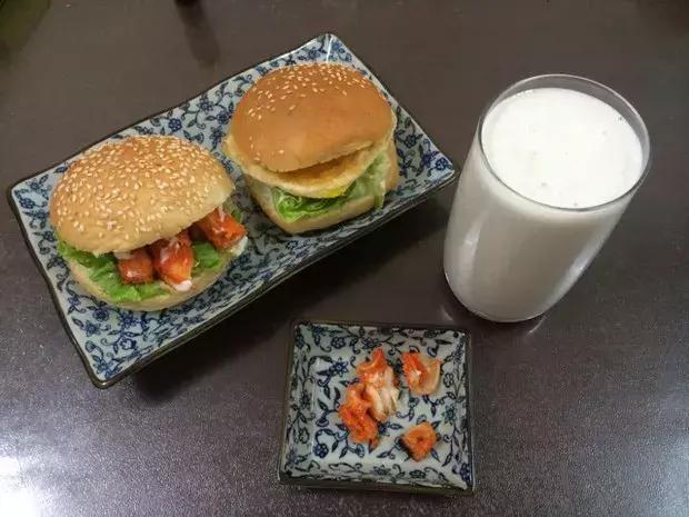 日常早餐竟害孩子身患重病，医生忠告：别再给孩子吃这些东西了！