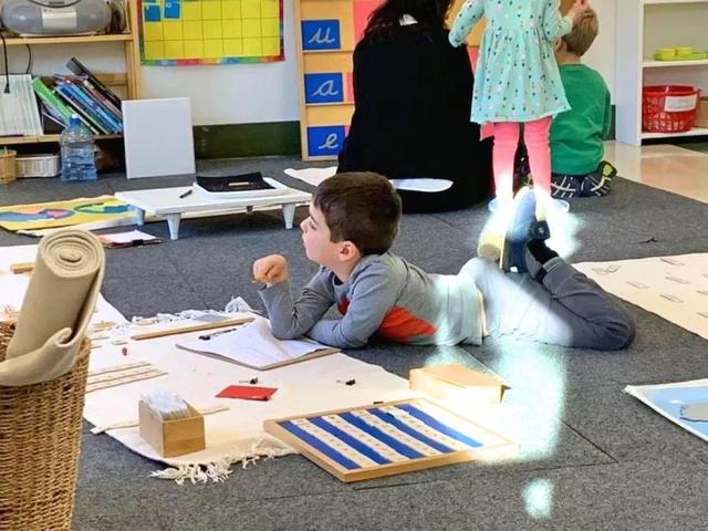 近距离观察美国蒙特梭利课堂