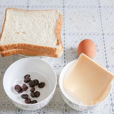 辅食日志｜奶酪吐司小披萨（12M+）