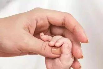 「健康科普」宝宝手凉就是冷的表现？只有这3种情况需要注意